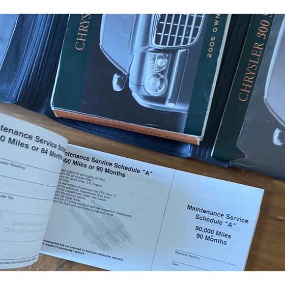 Chrysler 300 Log Book Service Manuel and Warranty Book with Case oem 2005 - Picture 7 of 10